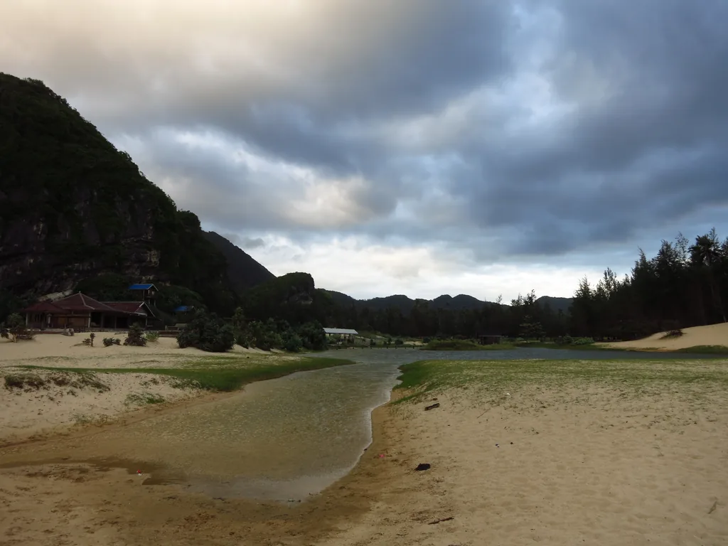 Pantai Lampuuk di Kabupaten Aceh Besar