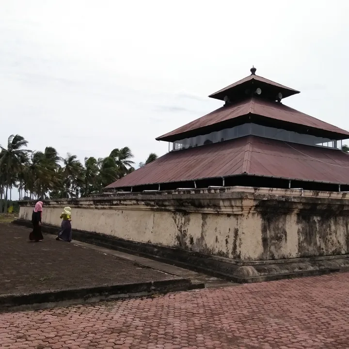 Masjid Kuno Indrapuri di Kabupaten Aceh Besar